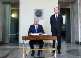 TBMM Başkanı Kurtulmuş, Finlandiya Parlamentosu Başkanı Halla-Aho ile Helsinki’de görüştü
