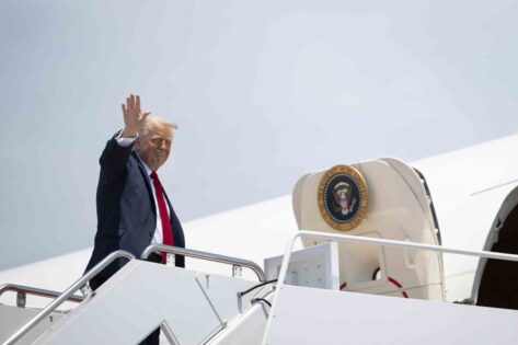 Trump’tan İran’a: “Nükleer silaha sahip olacak durumda değiller”
