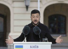 Zelenskiy’den Putin’e görüşme çağrısı: “Ukrayna, savaşın ikili bir formatta bitirilmesini teklif ediyor”