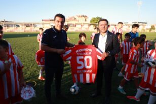 Belediye Başkanı Arı, Nevşehir Spor Futbol Okulları’nı ziyaret etti