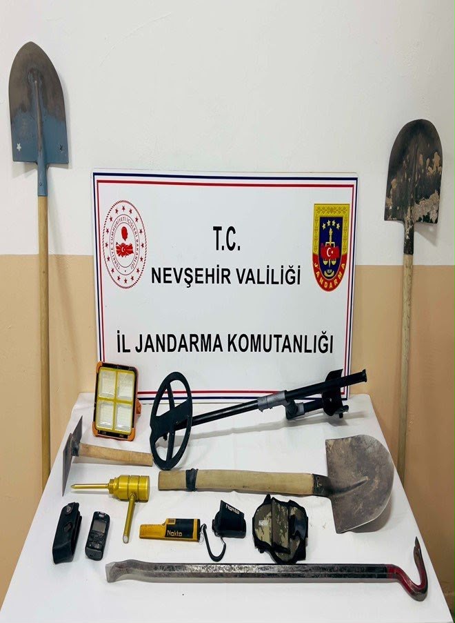 Nevşehir’de Kaçak Kazıya Suçüstü: 6 Kişi Yakalandı