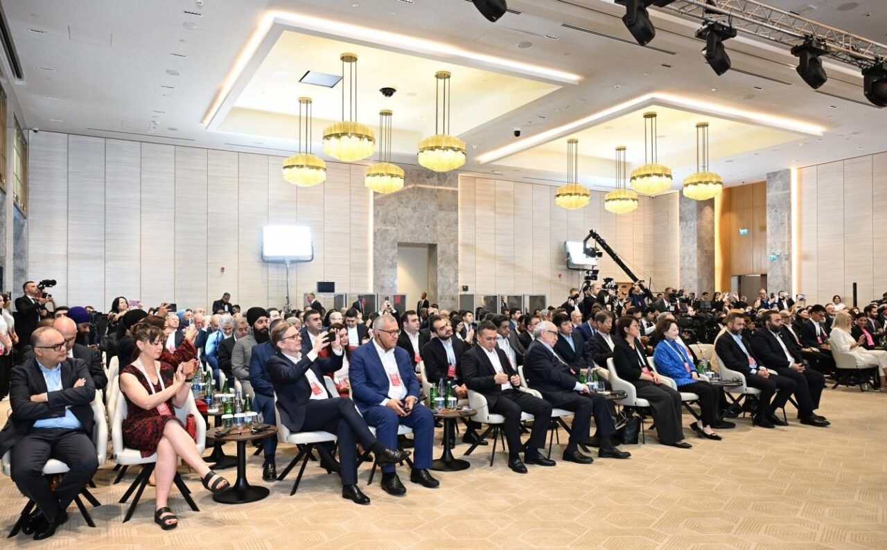 Aliyev: “Türkiye ile Azerbaycan’ın ilişkisi komşuları tarafından örnek alınmalıdır”