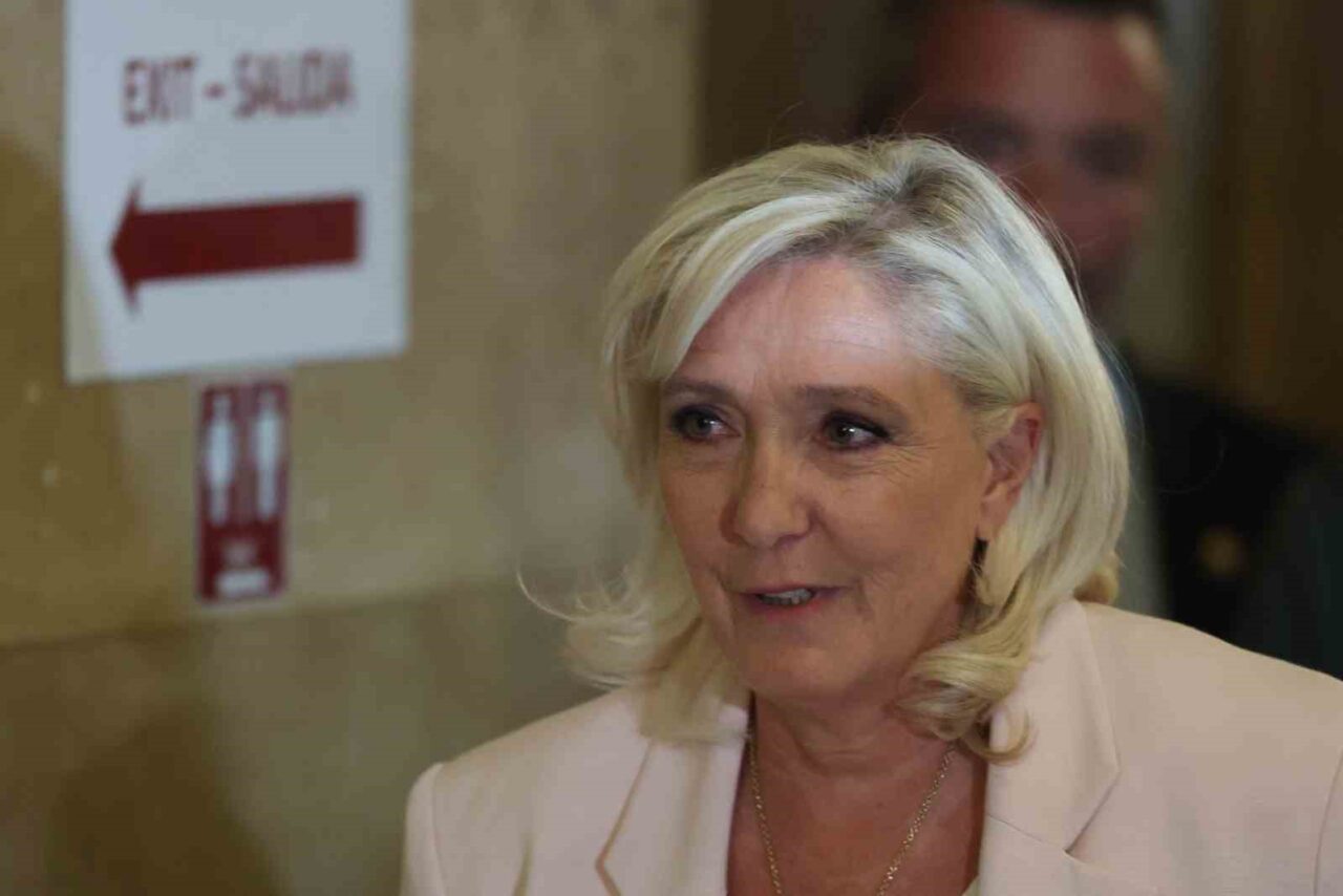 Fransa’da Marine Le Pen’e 3 yıl hapis ve 45 ay siyasi yasak