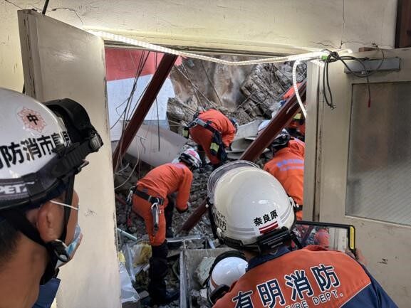 Japonya’yı vuran 7,1’lik depremde ölü sayısı en az 13’e yükseldi