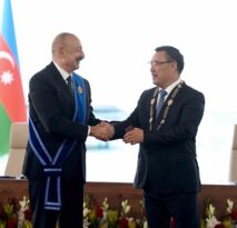Kırgızistan Cumhurbaşkanı Caparov’dan Aliyev’e birinci derece “Manas” Nişanı