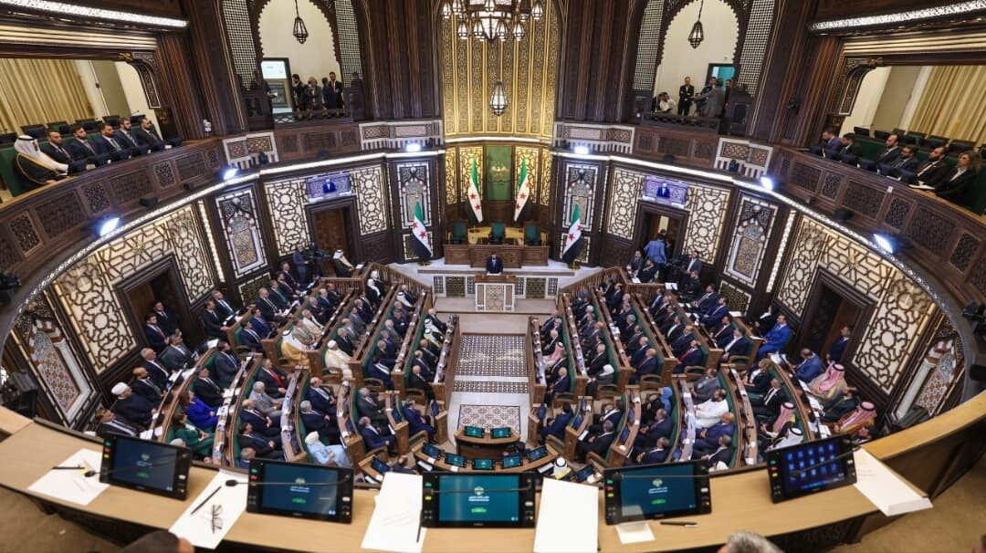 Suriye’de tarihi adım: Esad rejiminin devrilmesi sonrası ilk halk parlamentosu oturumu gerçekleştirildi