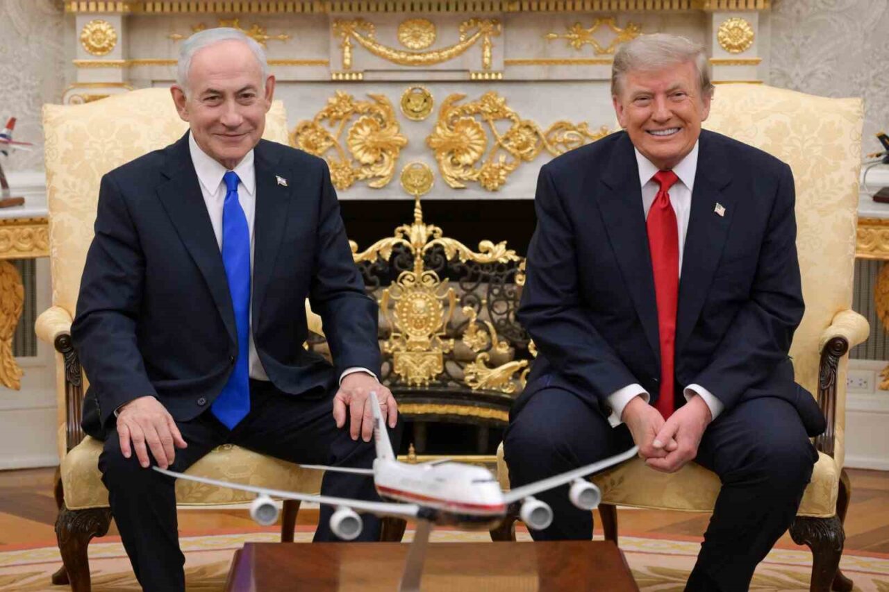 Trump ve Netanyahu, İran’la yapılan savaşın başından beri ilk kez yüz yüze görüştü