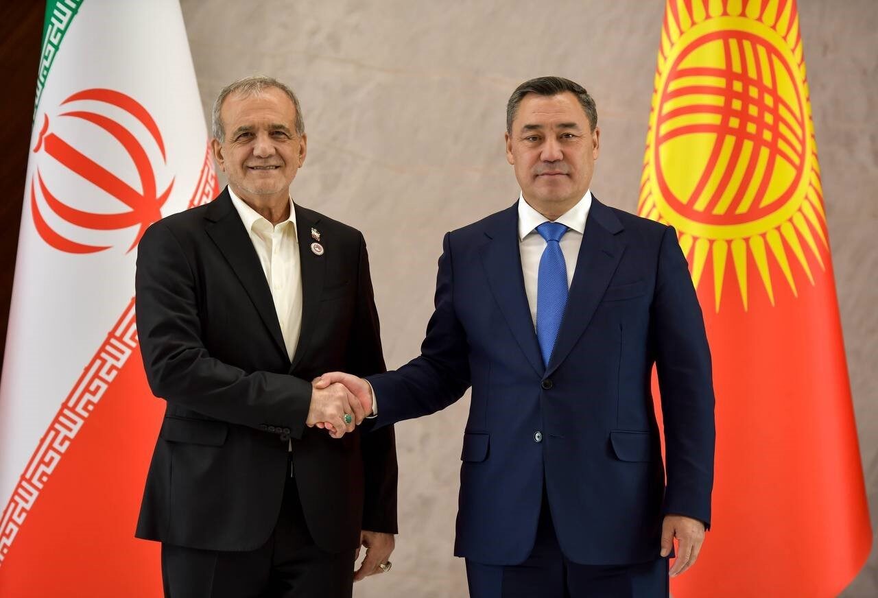 Caparov ve Pezeşkiyan bir araya geldi