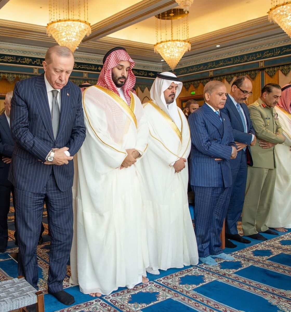 Cumhurbaşkanı Erdoğan, Mekke’de Selman ve Şerif ile cuma namazını kıldı