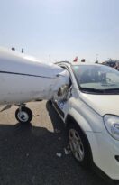 İtalya’da pistte ilerleyen özel jete araba çarptı