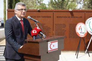 KKTC Cumhurbaşkanı Erhürman: “Burada yatan her bir şehidimiz, Kıbrıs Türk halkının yaşadığı acıların ve ödediği ağır bedellerin en somut göstergesidir”
