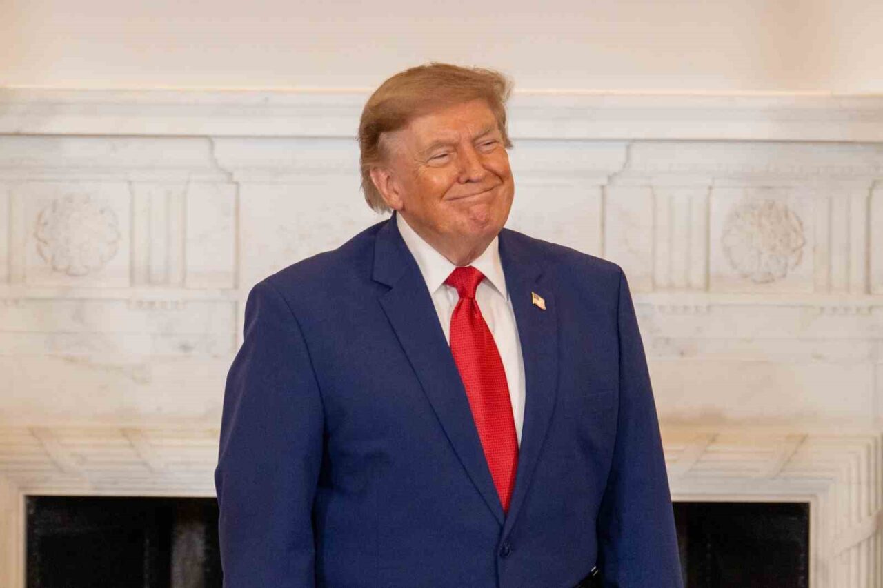 Trump: “İran ile temasları fazla büyütmeden yürütüyoruz”