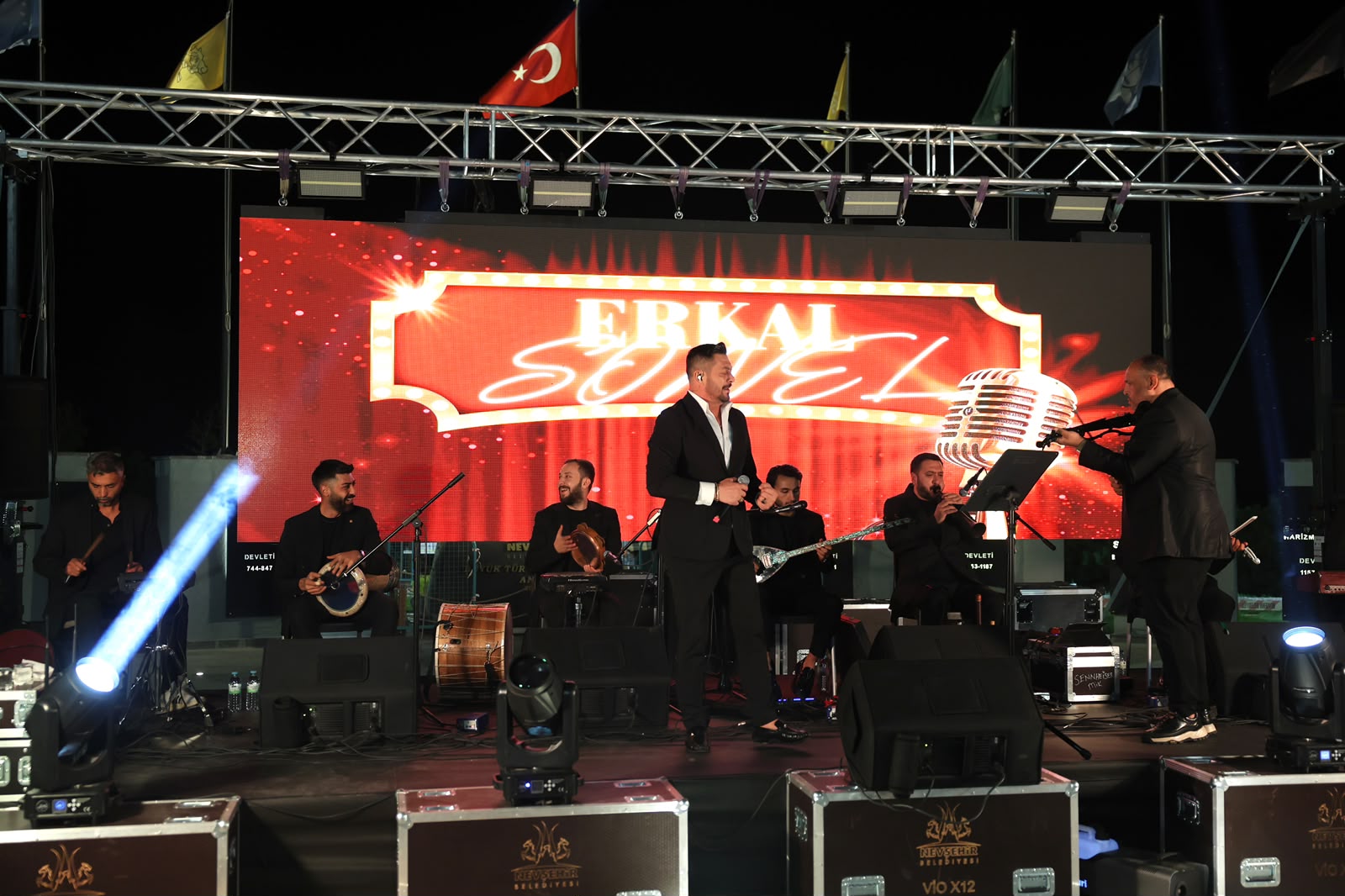 Şehrin En Yüksek Noktasında Ankara Ezgileri Yükseldi