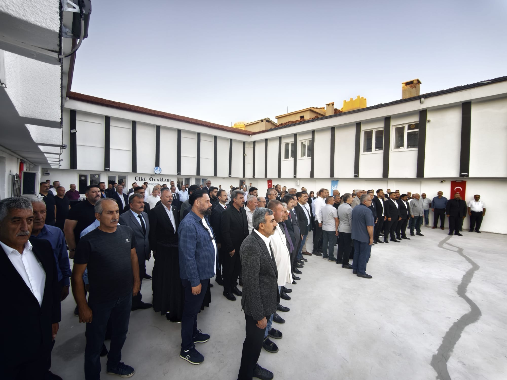 ÜLKÜ OCAKLARI BİNASININ YENİ HALİ HAYRAN BIRAKTI