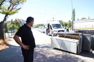 Ambulansa yol vermek isterken kazaya neden oldu