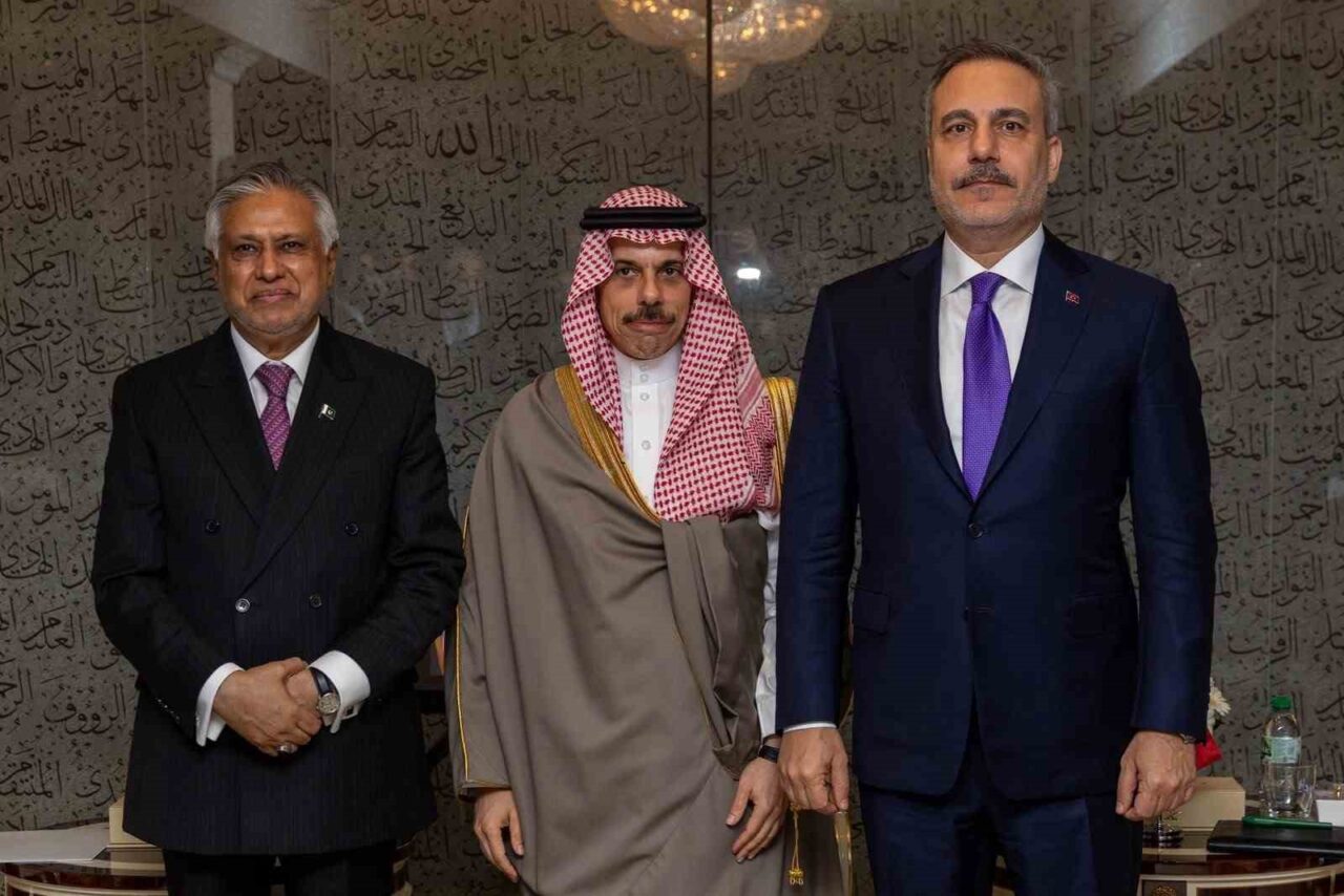 Bakan Fidan, Ortak Savunma için Mekke Anlaşması Dışişleri Bakanları Toplantısına katıldı