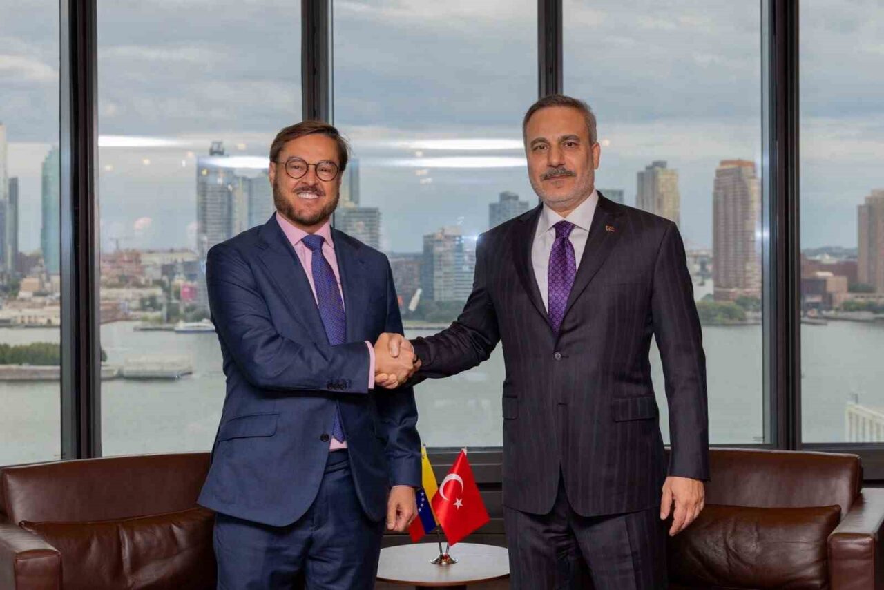 Bakan Fidan, Venezuela Dışişleri Bakanı Felix Plasencia Gonzales ile bir araya geldi