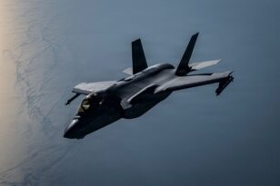 CENTCOM: “ABD güçleri, 3 gemiyi etkisiz hale getirdi ve 2 gemiye çıktı”