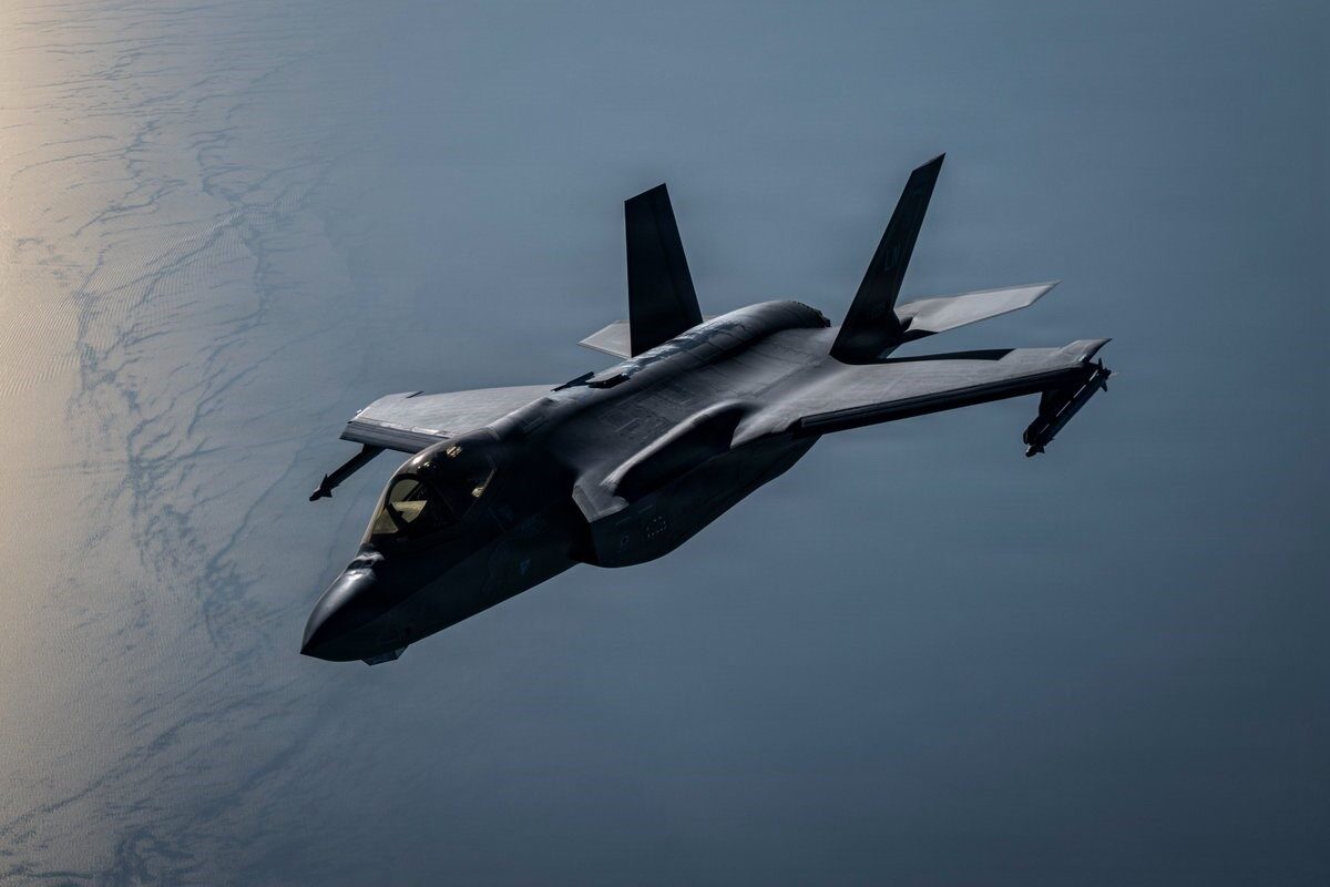 CENTCOM: “ABD güçleri, 3 gemiyi etkisiz hale getirdi ve 2 gemiye çıktı”