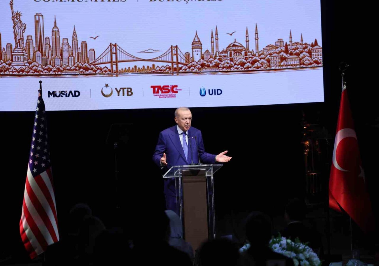 Cumhurbaşkanı Erdoğan: “Müslümanlardan entegre olmaları değil, asimile olmaları bekleniyor”