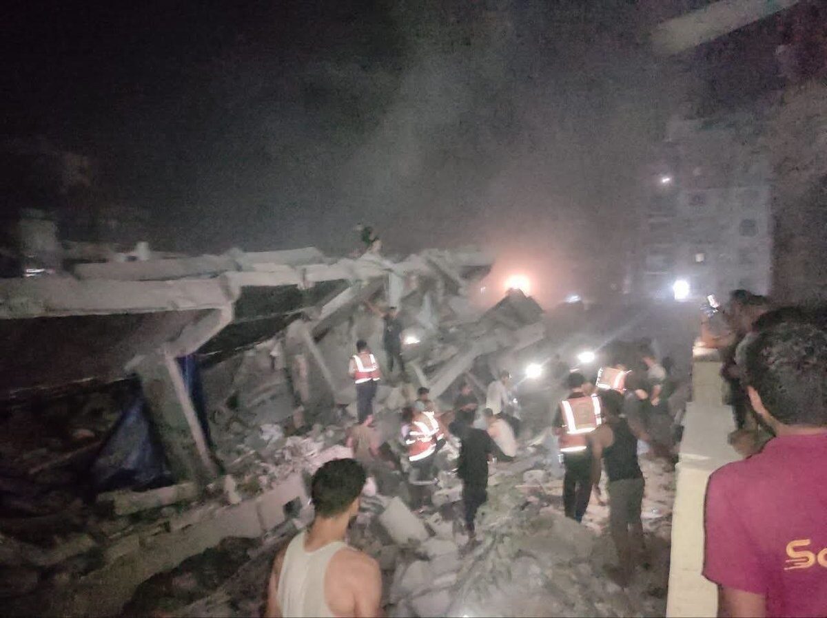 Gazze’de İsrail saldırılarında daha önce hasar gören bina yıkıldı: En az 8 ölü