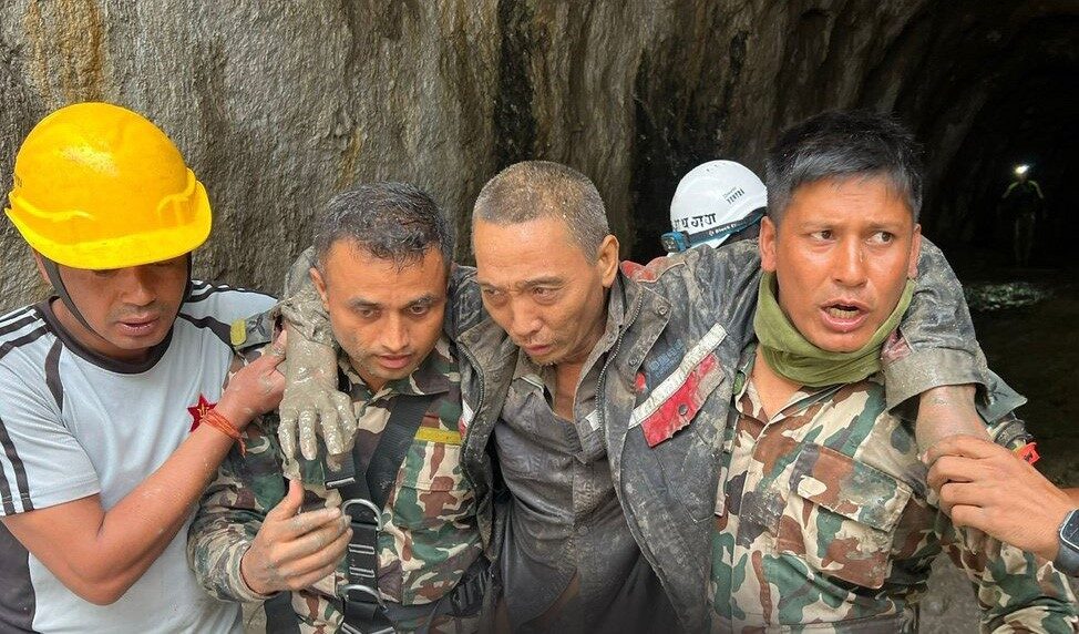 Nepal’deki sel felaketinden 11 gün sonra kurtuluş: 1 kişi daha sağ çıkarıldı