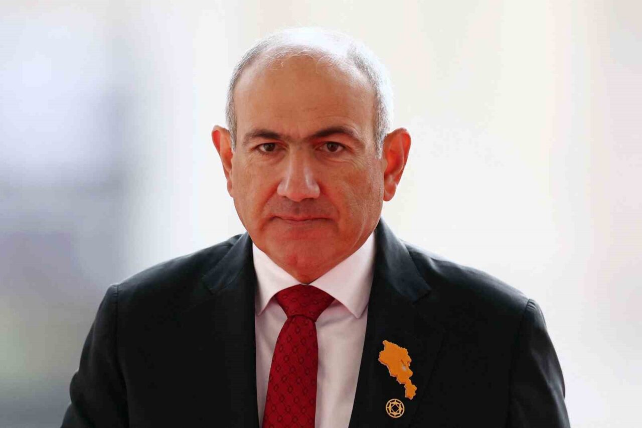Paşinyan: “Rusya’nın 102. Askeri Üssü, Ermenistan’ın güvenliğine hiçbir katkı sağlamıyor”