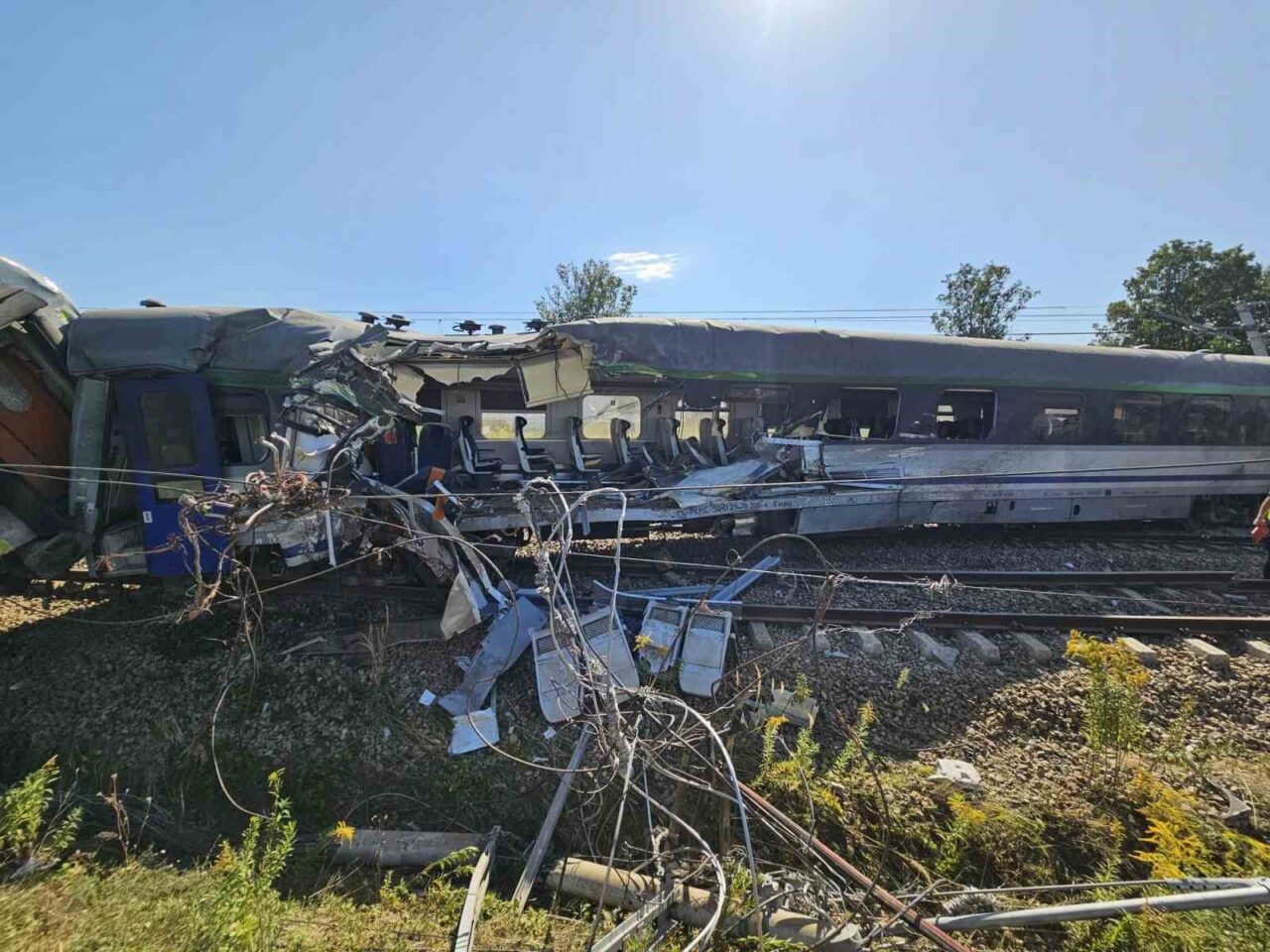 Polonya’da beton mikseri trene çarptı: 1 ölü, 20 yaralı