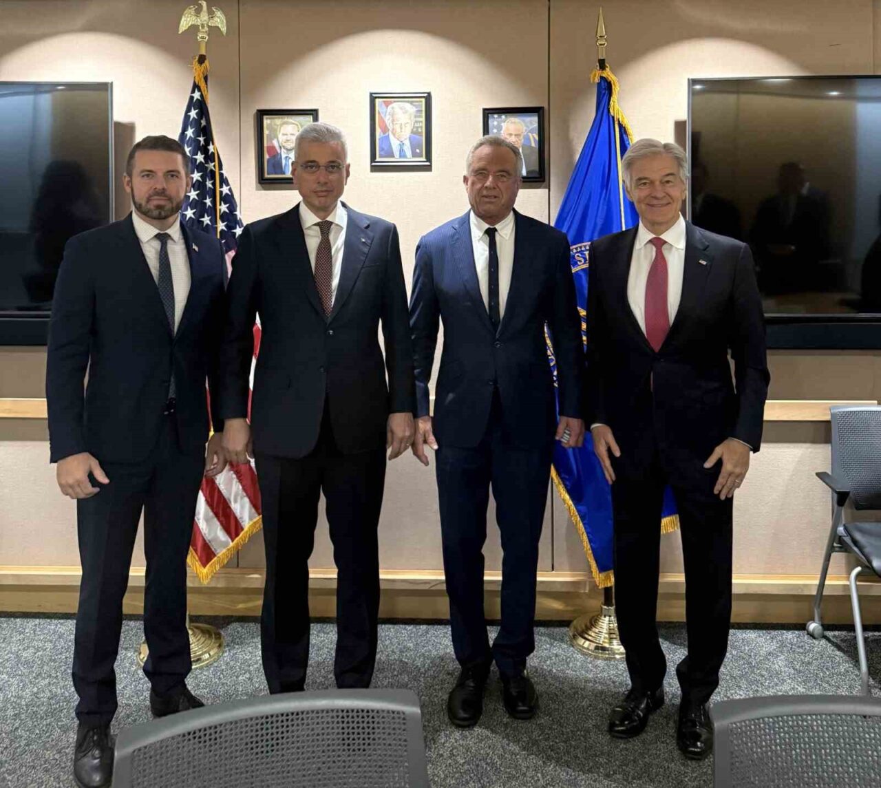 Sağlık Bakanı Memişoğlu, ABD’li mevkidaşı Kennedy Jr. ile görüştü