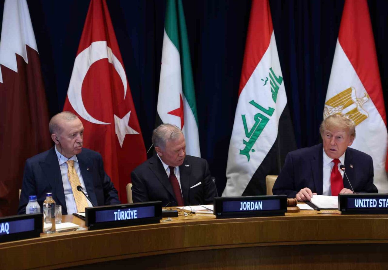 Trump’tan Cumhurbaşkanı Erdoğan’a övgüler: “Harika bir adam, o tam bir sert adam, onunla uğraşmayın”