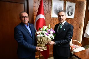 NEVŞEHİR VALİSİ HÜSEYİN KÖK, MUHTARLAR GÜNÜNDE MUHTARLAR DERNEĞİ BAŞKANINI KARŞILADI