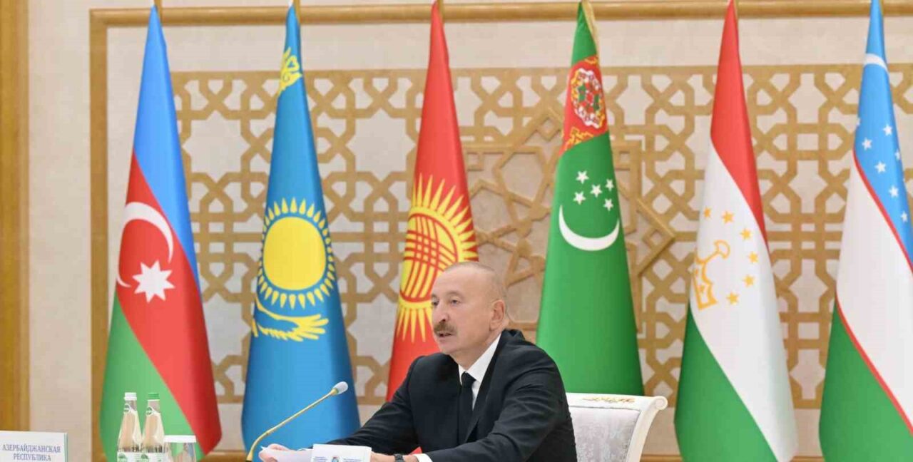Azerbaycan Cumhurbaşkanı Aliyev: “Hazar’ın her iki kıyısındaki ulaşım altyapısı, Orta Asya’yı Azerbaycan’a ve ardından uluslararası pazarlara bağlamak için büyük önem taşımaktadır”