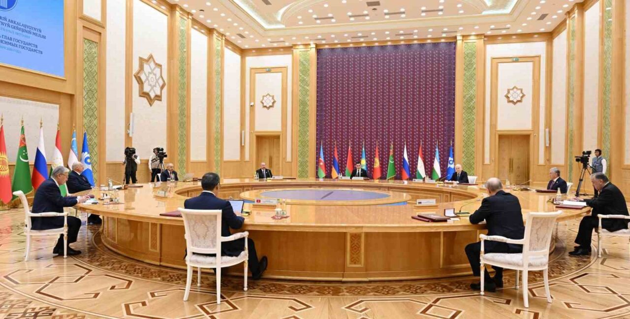 Azerbaycan Cumhurbaşkanı Aliyev: “Orta vadede hedefimiz, Azerbaycan’dan geçen yük taşımacılığını her bir yönde 15 milyon tona çıkarmaktır”