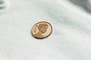 Belçika’da Prenses Elisabeth’in 25. yaşına özel altın hatıra parası ve posta pulu