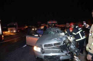 Nevşehir’de feci kaza: Otomobil tıra çarptı, 2 kişi hayatını kaybetti