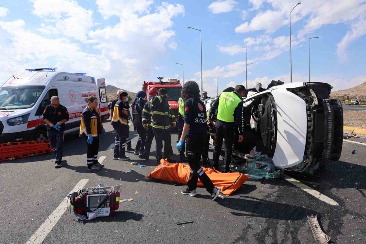 Nevşehir’de kamyonet ile otomobil çarpıştı: 2 ölü, 1 yaralı