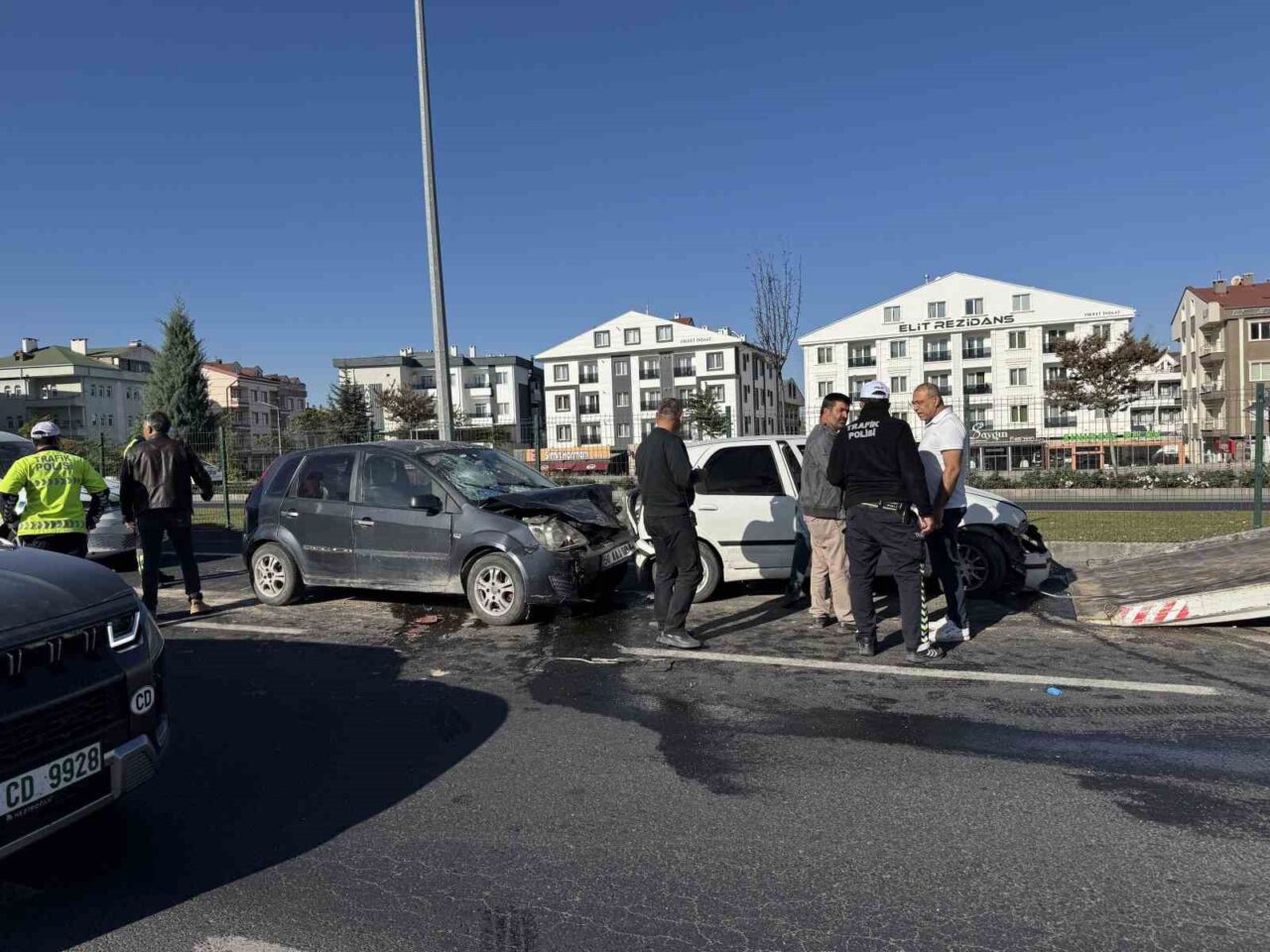 Nevşehir’de KPSS’ye yetişmeye çalışan öğrencilerin de bulunduğu 5 araç kaza yaptı: 2 yaralı