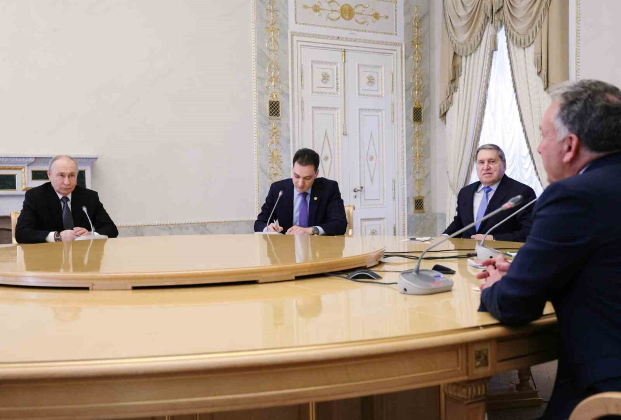 Putin: “Rusya, 10 Kasım civarında ABD ve Ukrayna ile üçlü görüşmelere hazır”