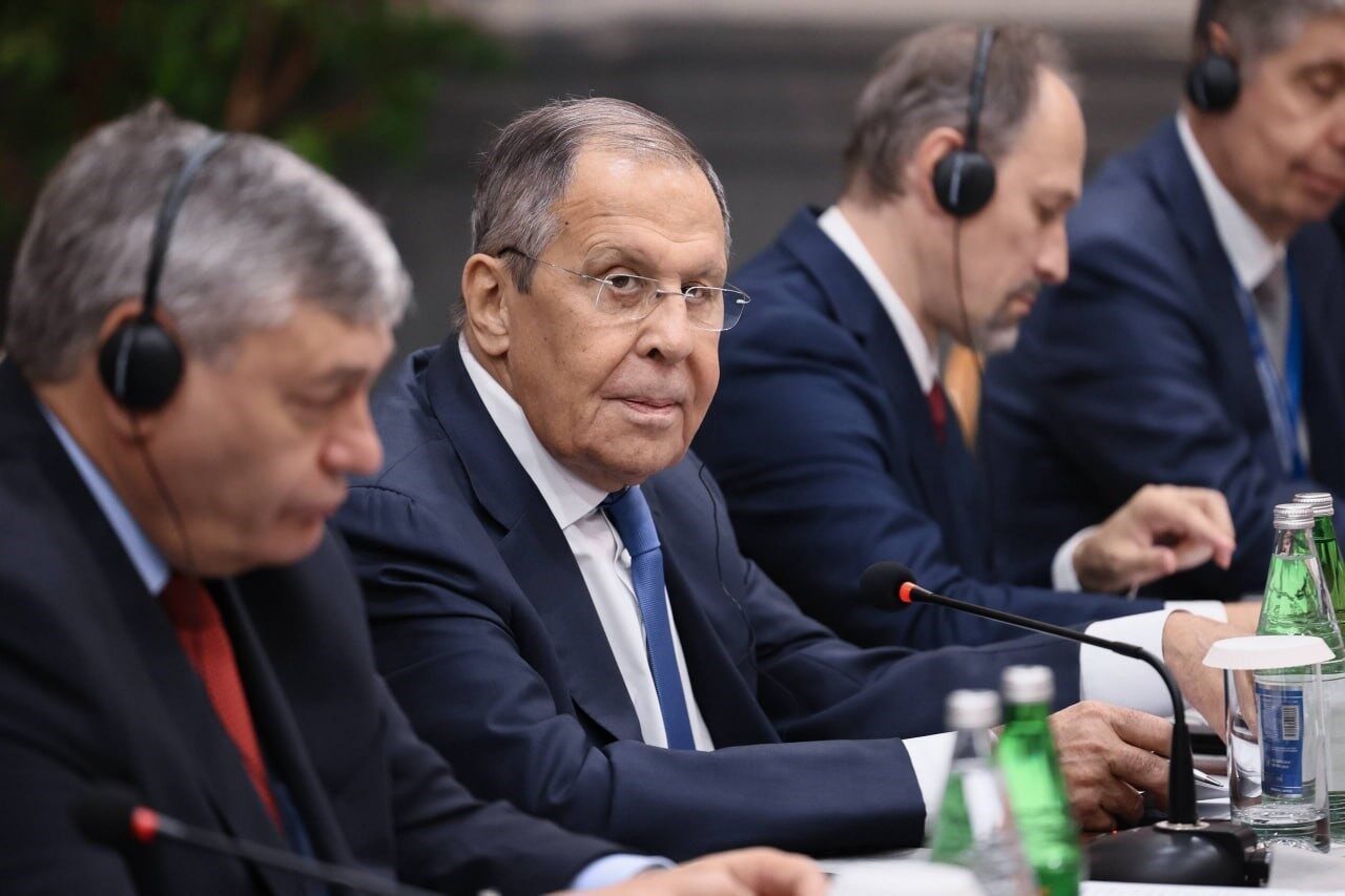 Rusya Dışişleri Bakanı Lavrov, Bakü’de Çinli mevkidaşı Wang ile bir araya geldi