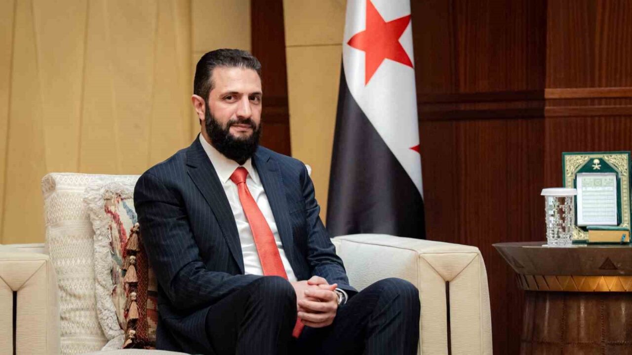 Suriye Devlet Başkanı eş-Şara, Suudi Arabistan Veliaht Prensi Selman ile bir araya geldi