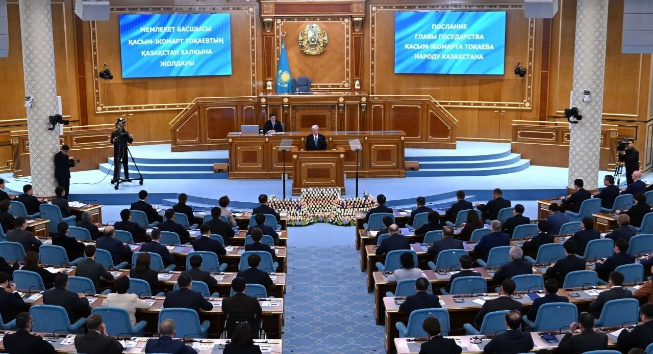 Tokayev: “Kazakistan’ın ilk nükleer enerji santralinin inşaatına 2027 yılında başlanması mümkün”